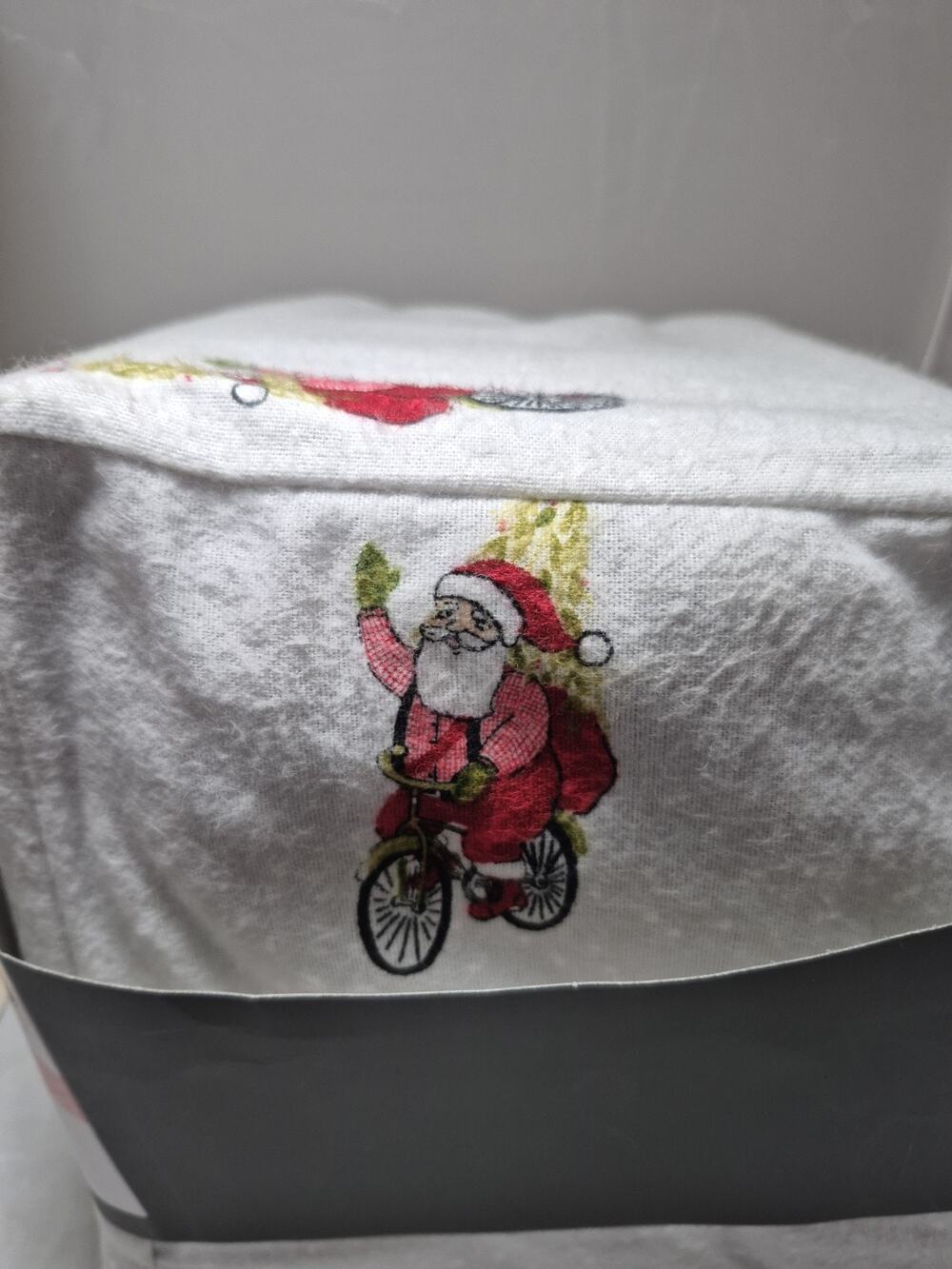 💥 Christmas Flannel Sheet Set Gray & Red Santa on Bike Full Bed Sheets Bicycles